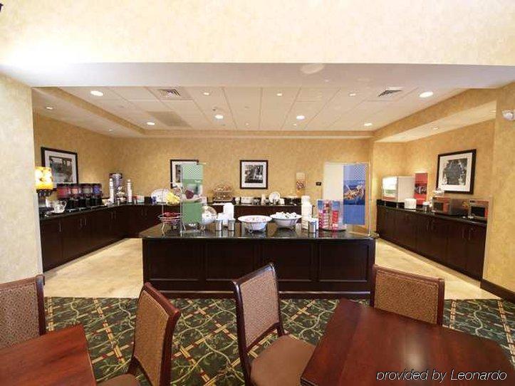 Hampton Inn & Suites Dobson Restoran fotoğraf